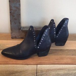 💋Free People Studded Booties❤️